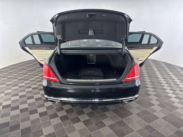 2017 Genesis G90