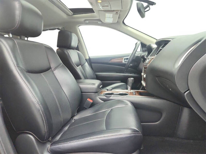 2017 Nissan Pathfinder Platinum