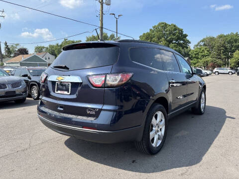2017 Chevrolet Traverse LT