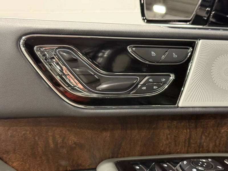 2022 Lincoln Navigator Black Label