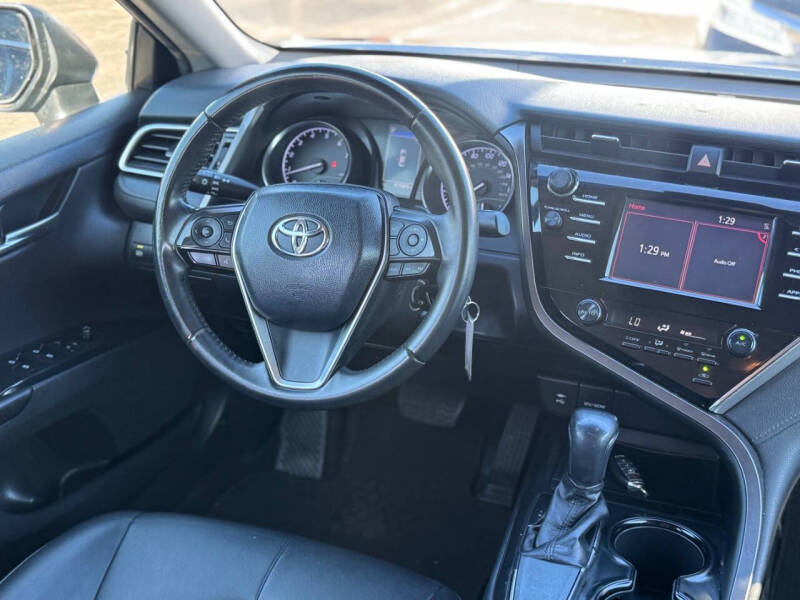 2018 Toyota Camry SE