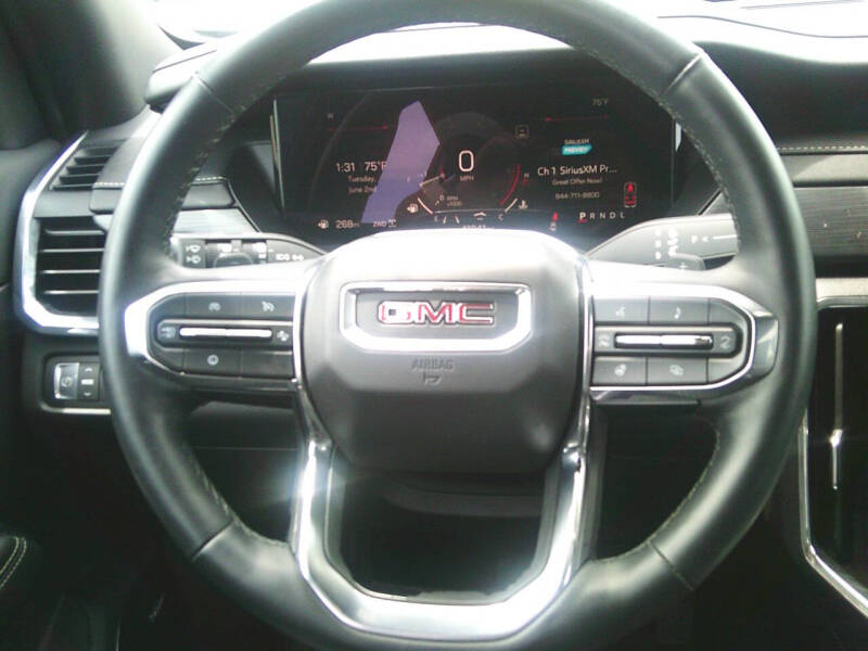2024 GMC Acadia Elevation