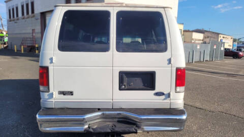 2000 Ford E-150 Chateau