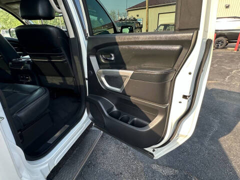 2017 Nissan Titan SL