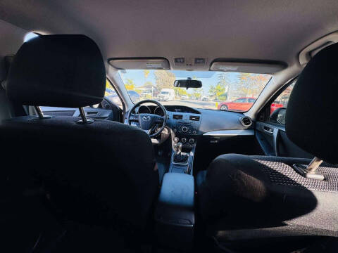 2013 Mazda MAZDA3 i Touring