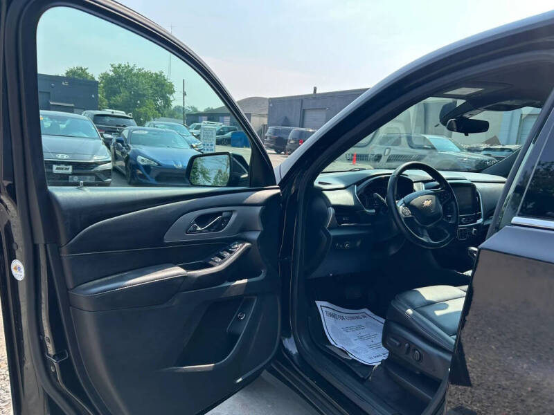 2022 Chevrolet Traverse LT Leather