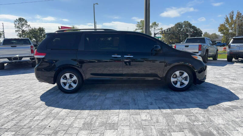 2012 Toyota Sienna LE 7-Passenger