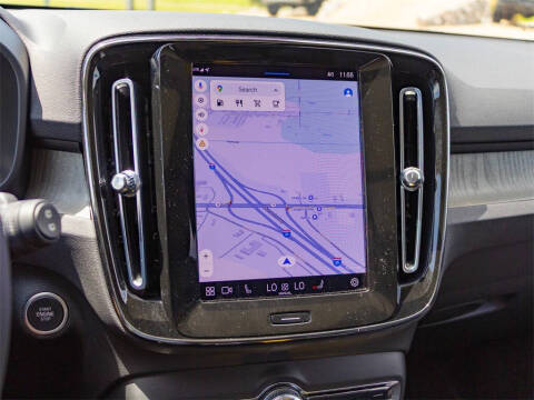 2023 Volvo XC40 B5 Plus Bright Theme