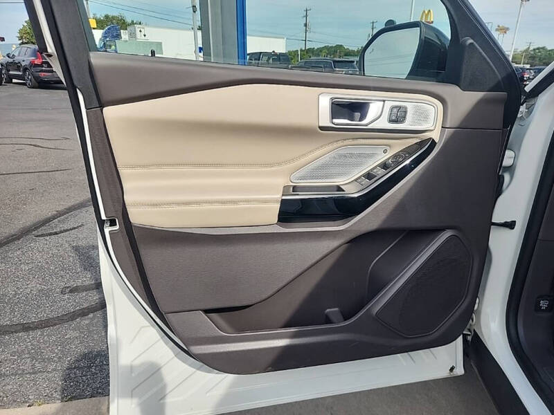 2022 Ford Explorer Hybrid Platinum