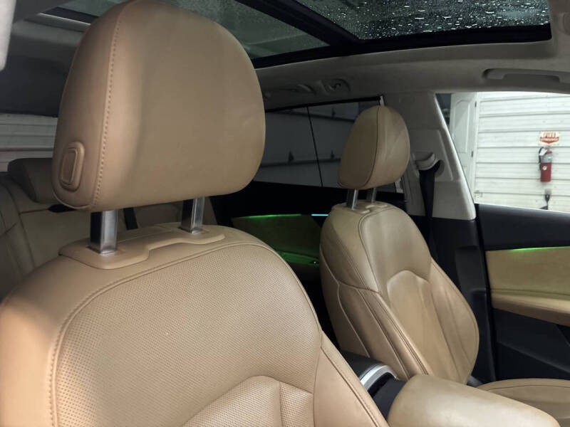 2019 Audi Q8 quattro Prestige 55 TFSI