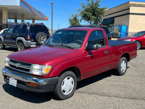 2000 Toyota Tacoma for sale at Deruelle's Auto Sales in Shingle Springs CA