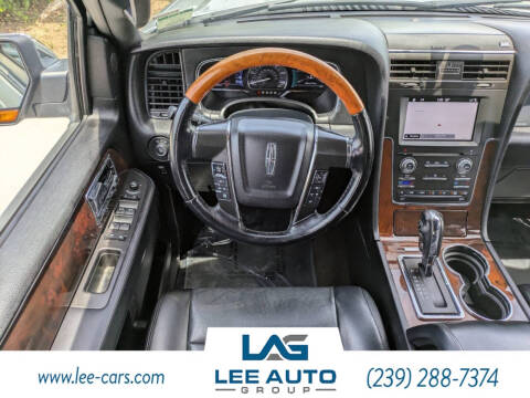 2017 Lincoln Navigator Select