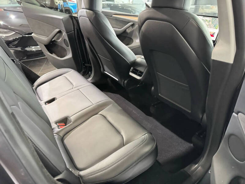 2024 Tesla Model Y Long Range