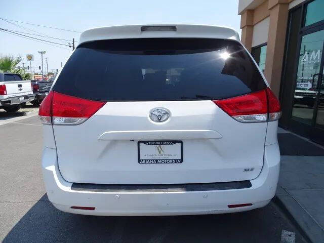 2011 Toyota Sienna