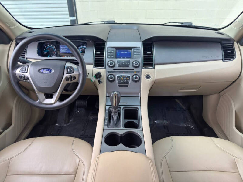 2015 Ford Taurus