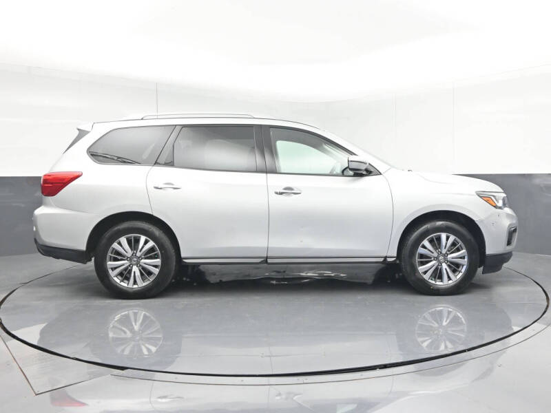 2020 Nissan Pathfinder SV