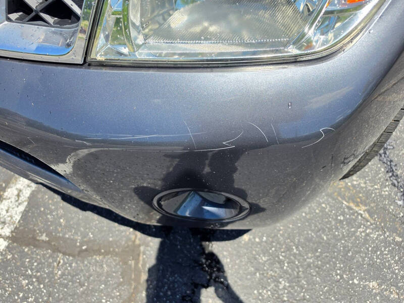 2012 Nissan Pathfinder LE