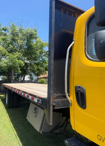 2020 Freightliner M2 106