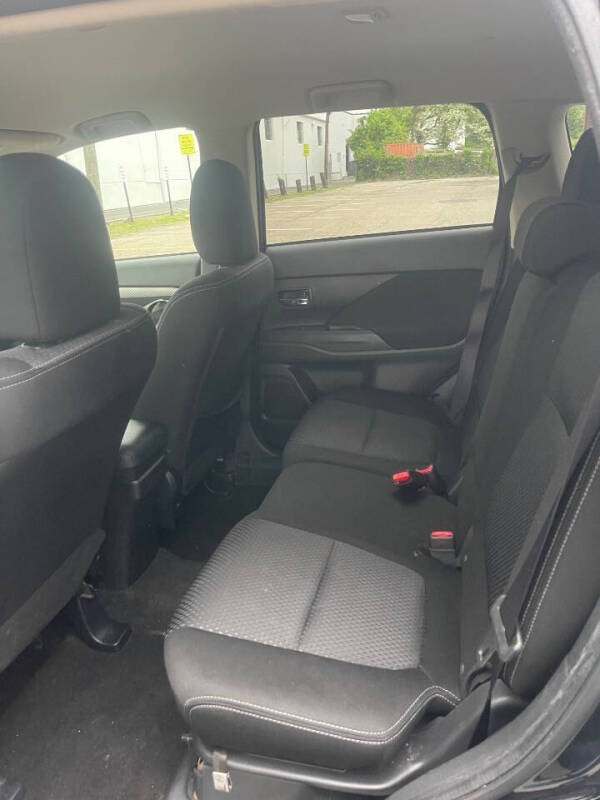 2017 Mitsubishi Outlander SE