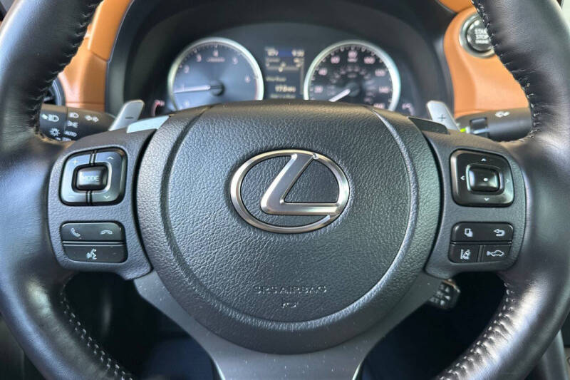 2023 Lexus IS 300