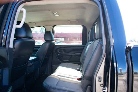 2017 Nissan Titan SV