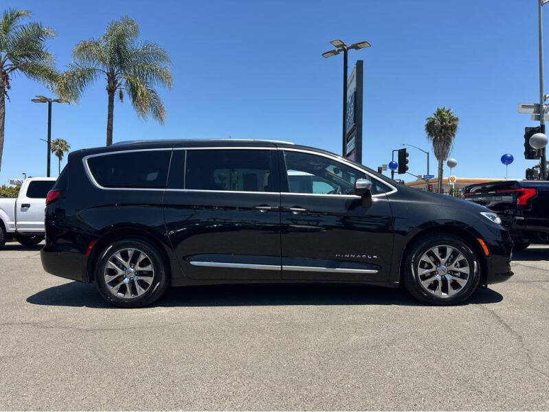 2023 Chrysler Pacifica Plug-In Hybrid Pinnacle
