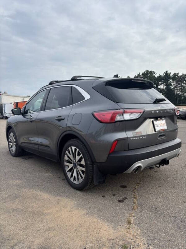 2022 Ford Escape Hybrid Titanium