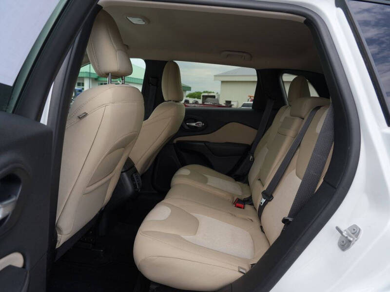 2016 Jeep Cherokee Sport