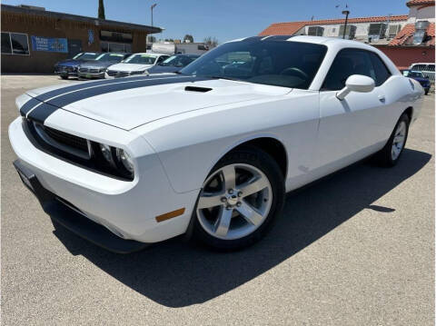 2014 Dodge Challenger for sale at MADERA CAR CONNECTION in Madera CA