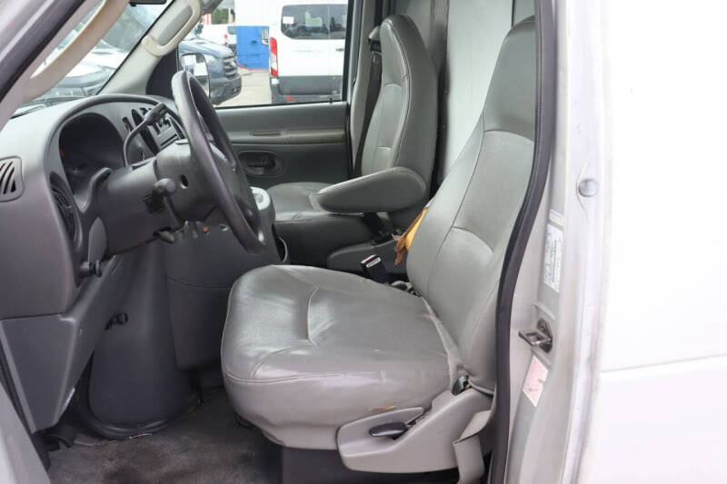 2004 Ford E-Series E-150