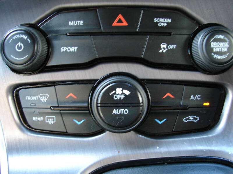 2017 Dodge Challenger SXT