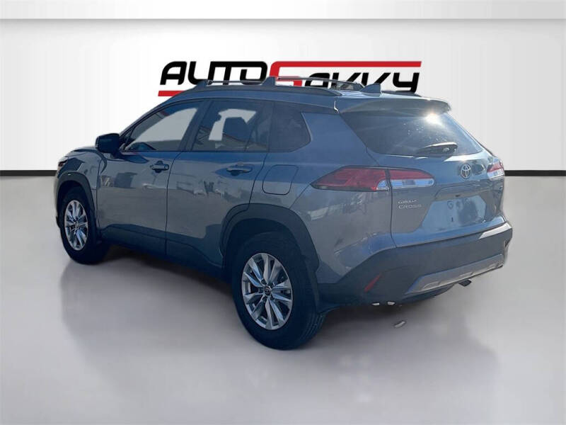 2024 Toyota Corolla Cross LE