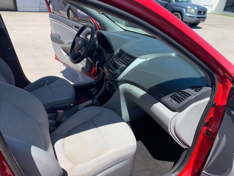 2016 Hyundai Accent SE