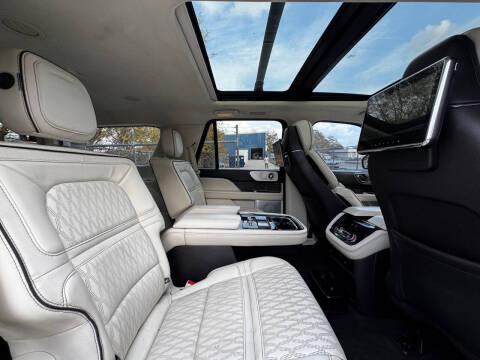 2019 Lincoln Navigator Black Label