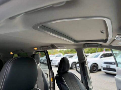 2013 Toyota Sienna SE 8-Passenger