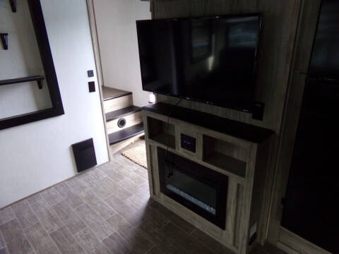 2022 Forest River Cherokee Arctic Wolf