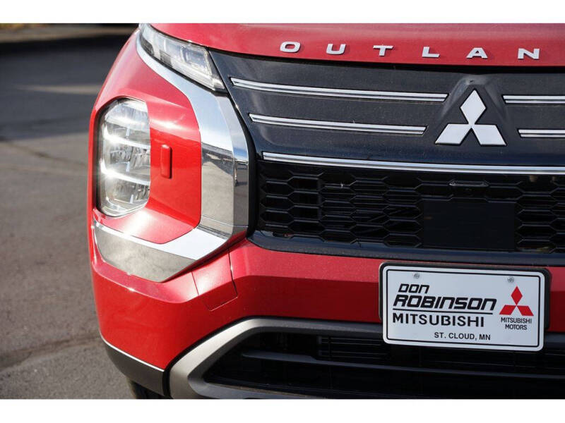 2025 Mitsubishi Outlander ES