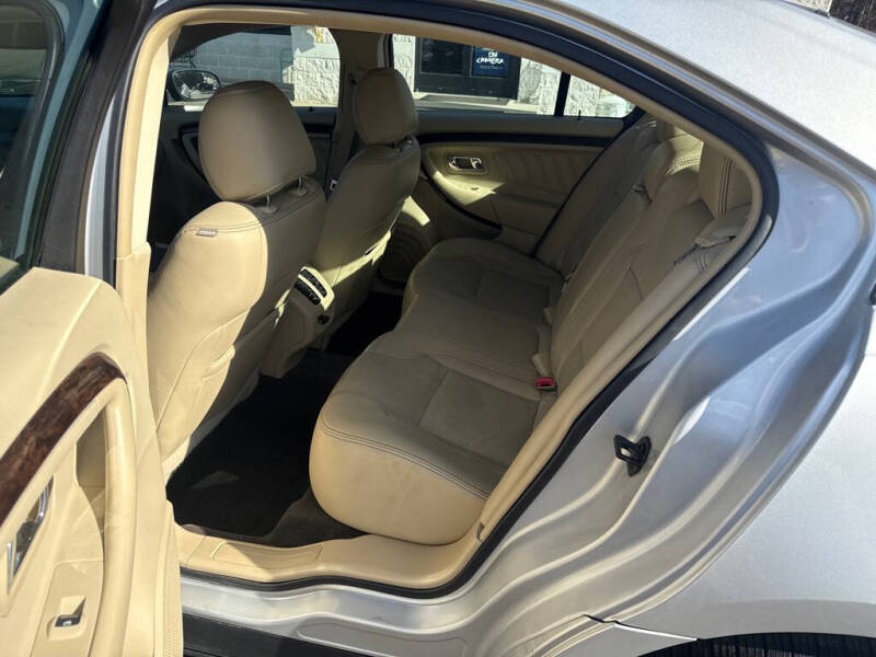 2015 Ford Taurus Limited