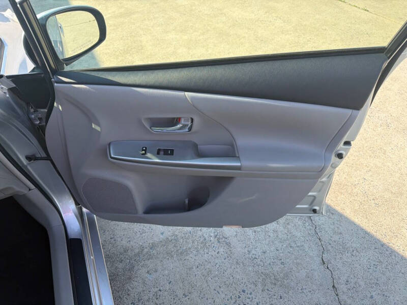 2016 Toyota Prius v