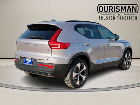2026 Volvo XC40 B5 Plus