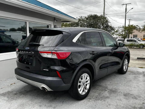 2021 Ford Escape SE
