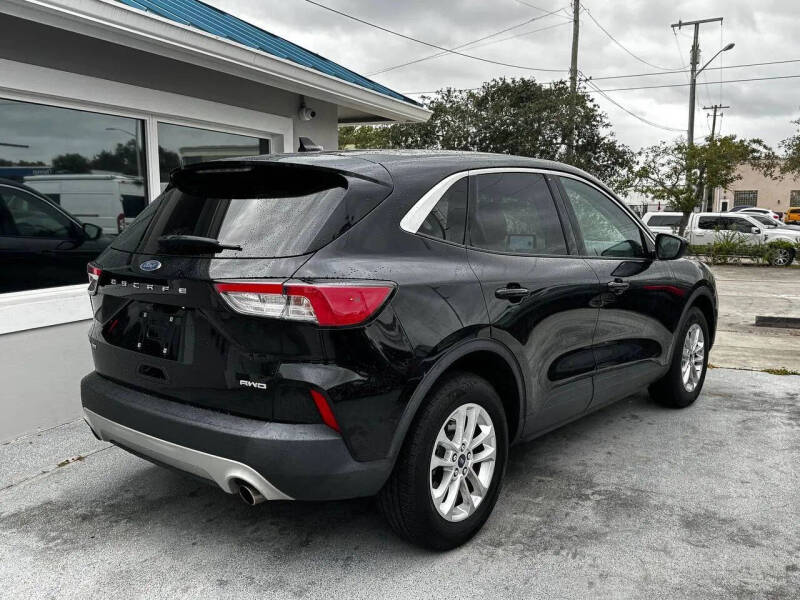 2021 Ford Escape SE