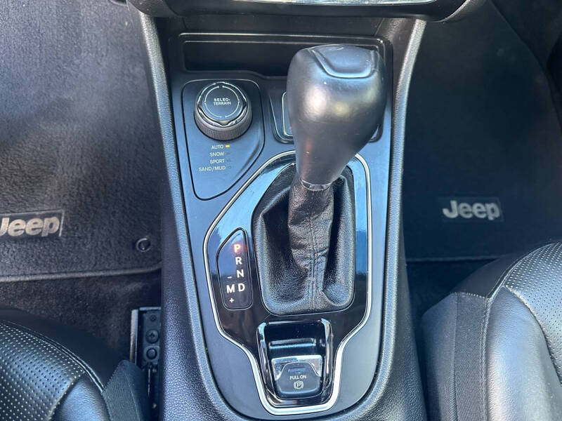 2019 Jeep Cherokee Limited photo 25