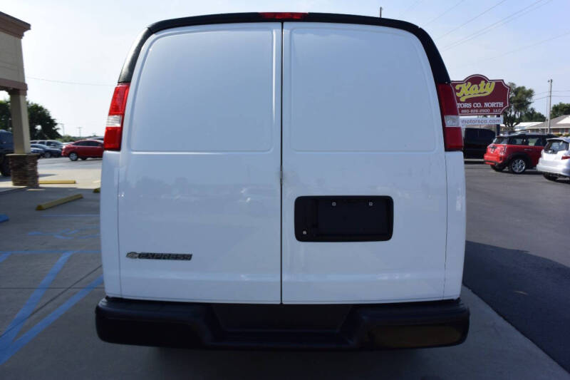 2022 Chevrolet Express 2500