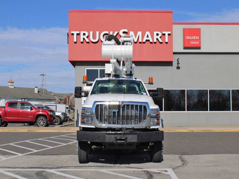 2019 International CV515