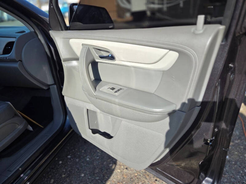 2017 Chevrolet Traverse LS