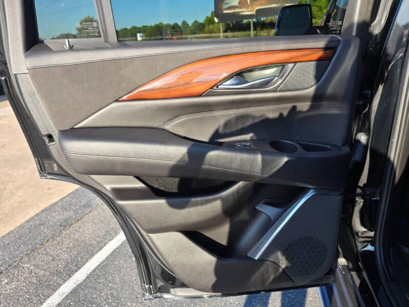 2017 Cadillac Escalade Luxury