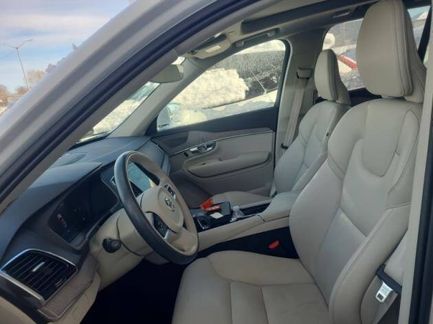 2024 Volvo XC90 B5 Plus Bright Theme