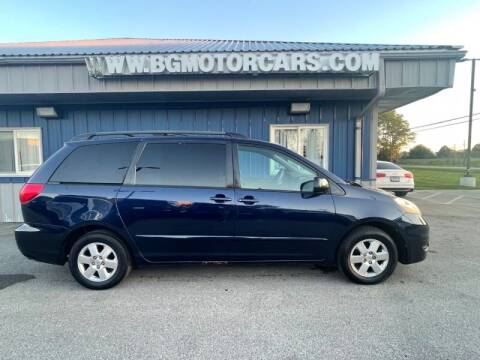 2006 Toyota Sienna for sale at BG MOTOR CARS in Naperville IL