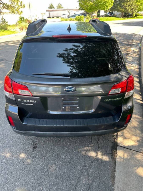 Image 4 of 2012 Subaru Outback 2.5i Limited